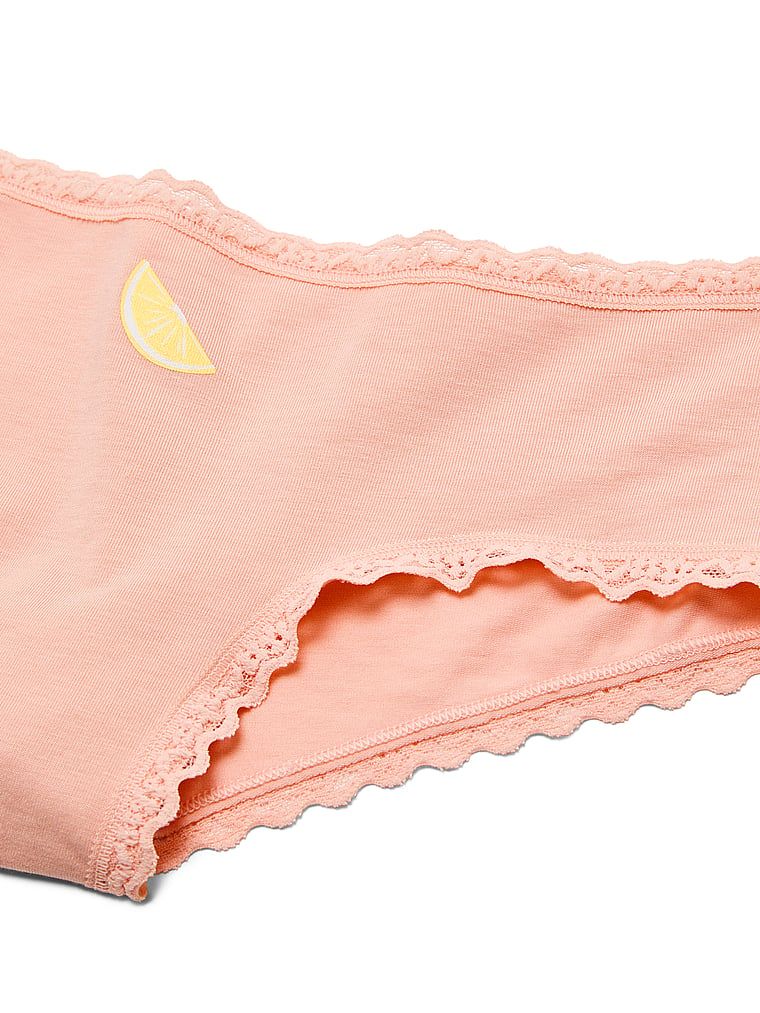 Bavlněné kalhotky s krajkou na okrajích Lace-Waist Cheeky. Produkt je růžové barvy a pochází z kolekce Lace Trim.