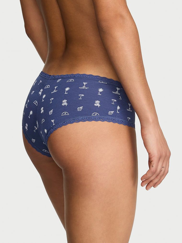 Bavlněné kalhotky s krajkou na okrajích Lace-Waist Cheeky. Produkt je vzorovaný a pochází z kolekce Lace Trim.