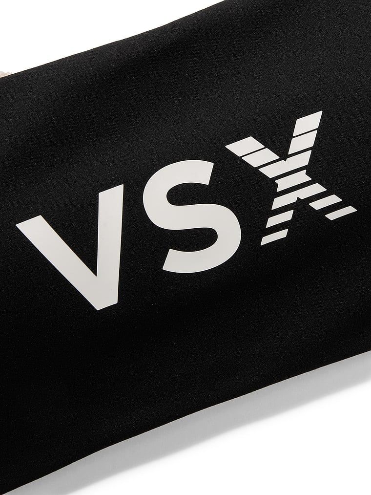 VSX Elevate sportovní podprsenka. Produkt je černý a pochází z kolekce VSX.