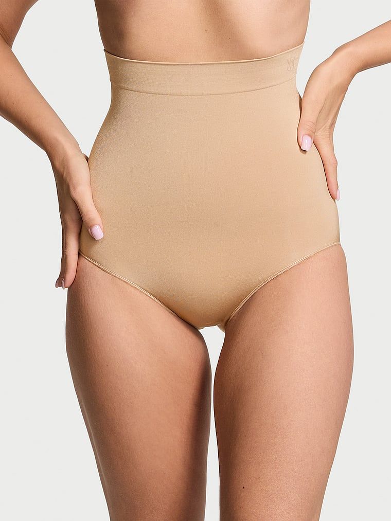 Tvarující kalhotky s vysokým pasem Shapewear od Victoria. Produkt je béžový a pochází z kolekce Victoria's Secret.