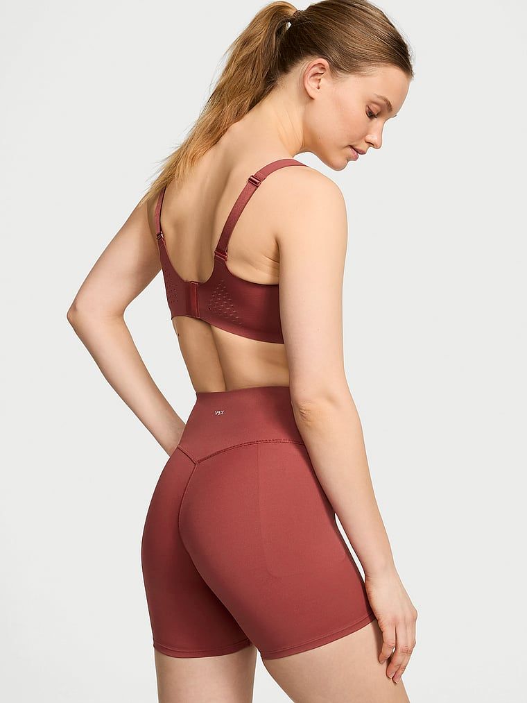 VSX Elevate Cyklistické kraťasy. Produkt je červený a pochází z kolekce VSX.