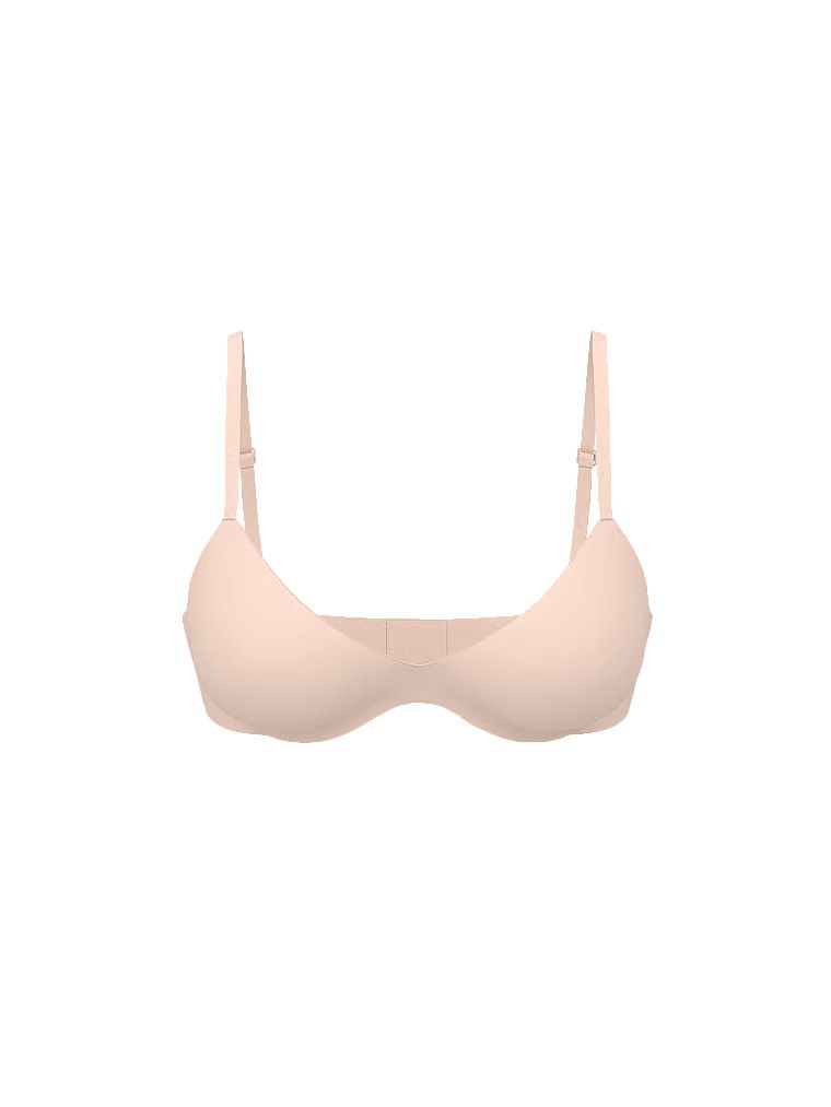 FlexFactor Demi mírně vyztužená podprsenka. Produkt je béžový a pochází z kolekce Body by Victoria.