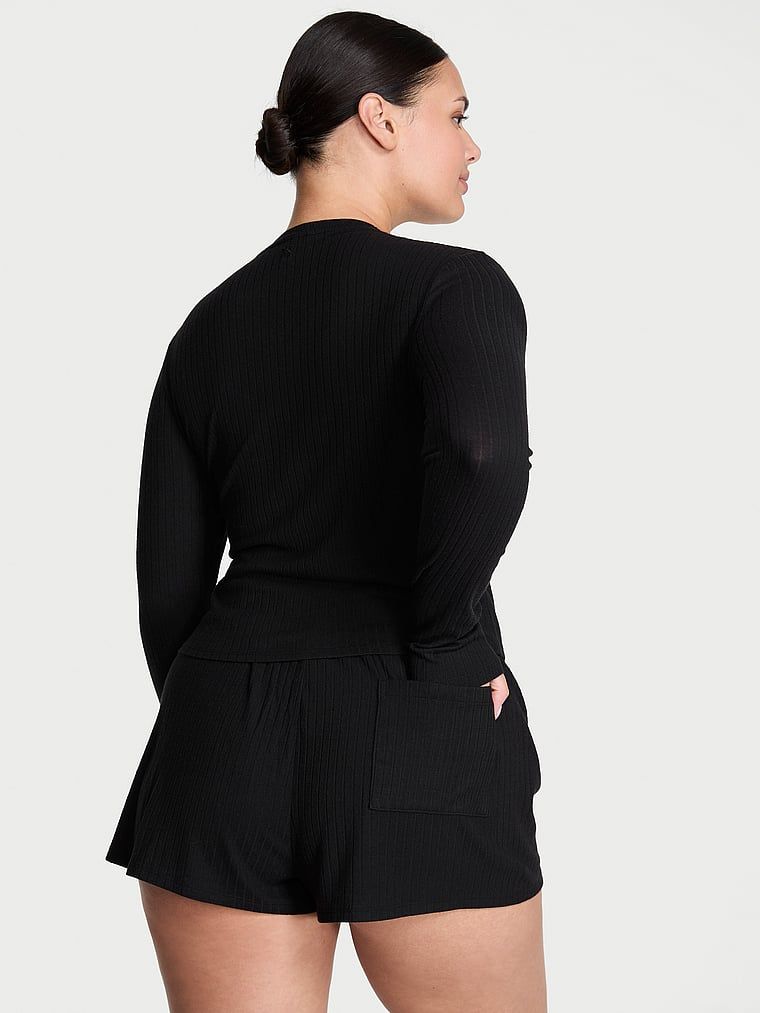 Modální set - Lounge halenka a šortky. Produkt je černý a pochází z kolekce Victoria's Secret.