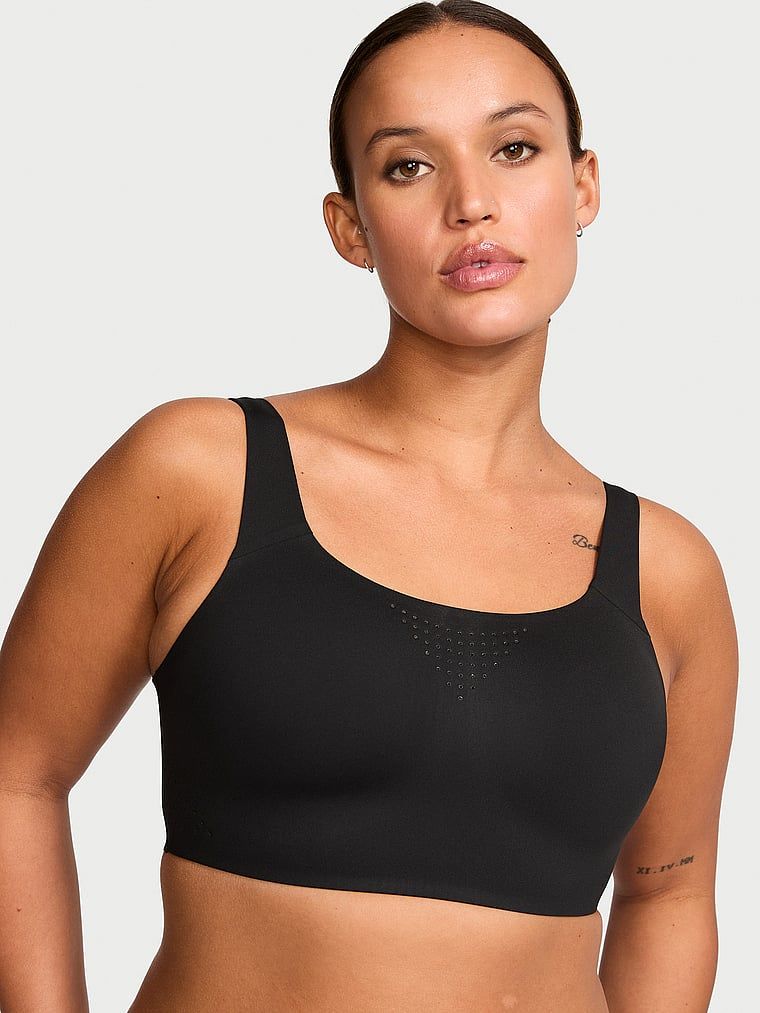 Sportovní podprsenka s maximální podporou Featherweight Max. Produkt je černý a pochází z kolekce VSX.