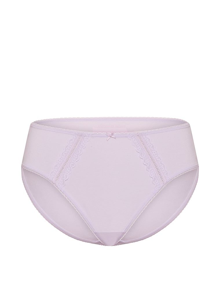 Bavlněné kalhotky s vložkami na krajku. Produkt je fialové barvy a pochází z kolekce Victoria's Secret.