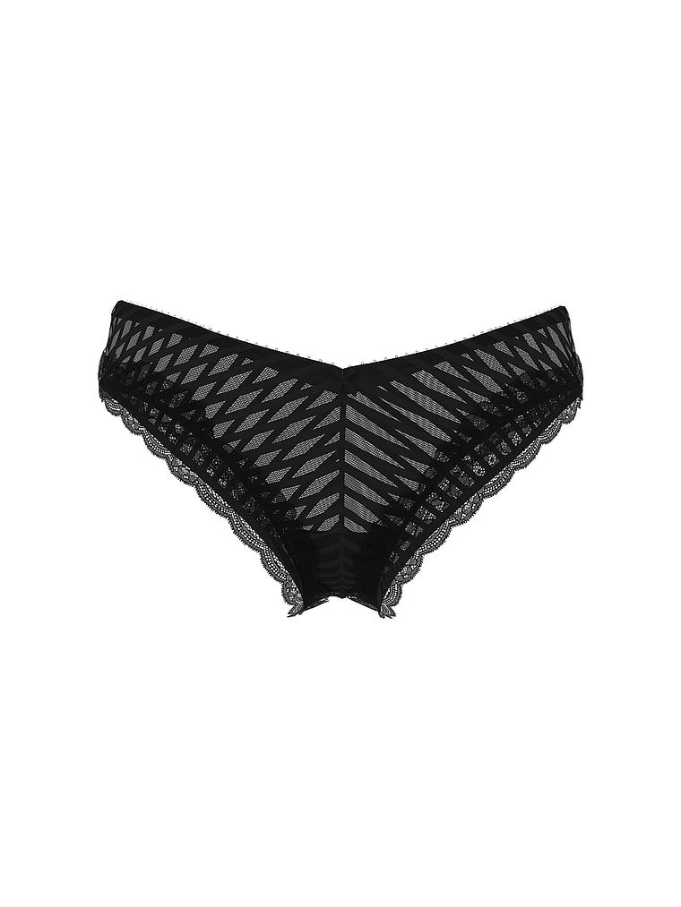 Pruhované kalhotky s hlubokými střiženými nohavičkami Tease Sheer Stripe Cheeky. Produkt je černý a pochází z kolekce Victoria's Secret.