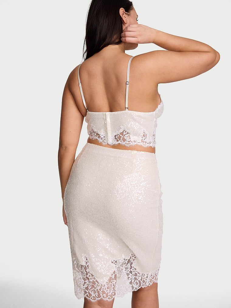 Připravená pro nevěstu – horní braletka a sukně Atelier Bridal. Produkt je vzorovaný a pochází z kolekce Dream Angels.