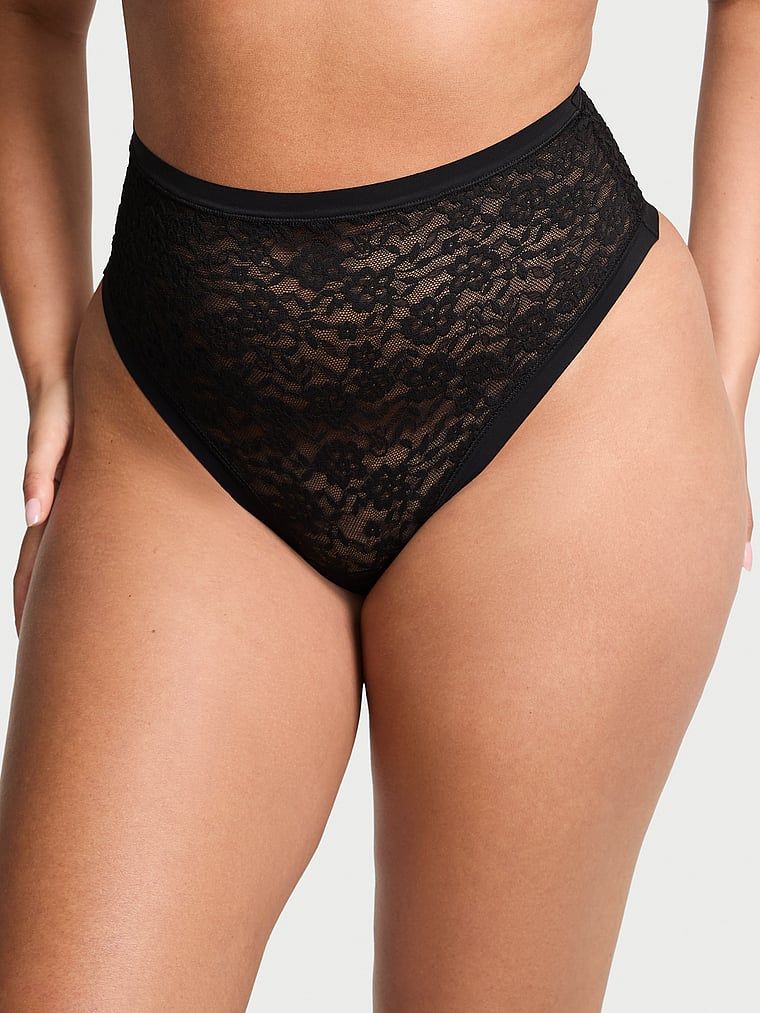 Krajková tanga s vysokým pasem No-Show . Produkt je černý a pochází z kolekce No-Show.