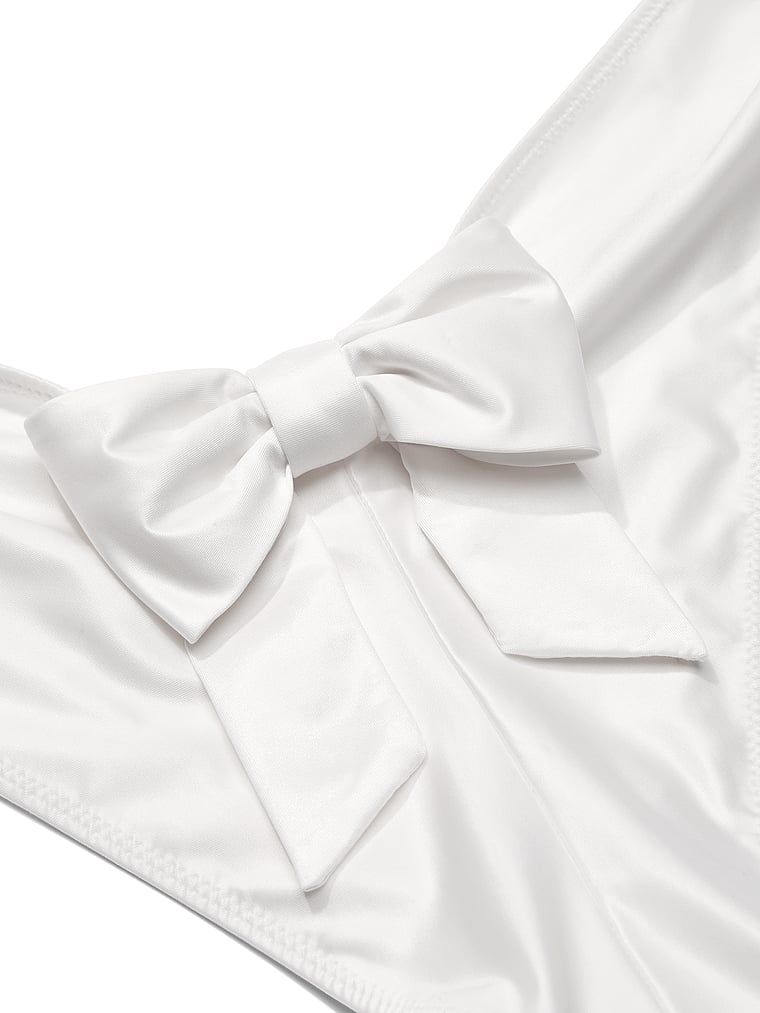 Satónové brazilské saténové kalhotky s mašlí. Produkt je bílý a pochází z kolekce Dream Angels.