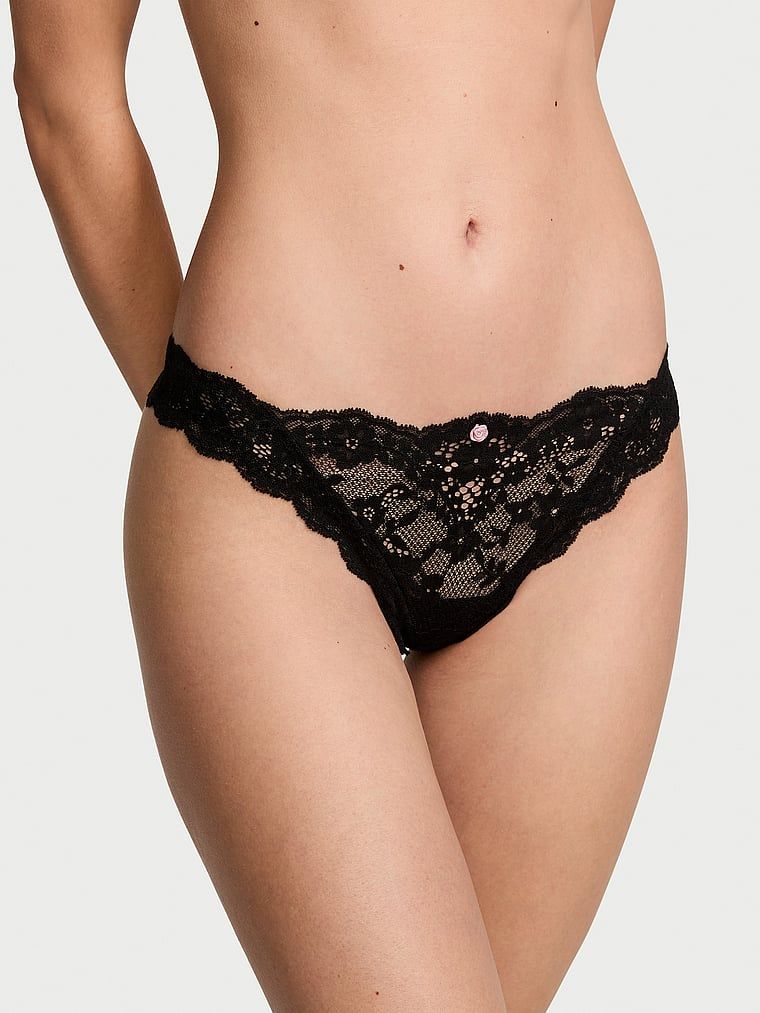 Tanga s krajkou Lace. Produkt je černý a pochází z kolekce Dream Angels.