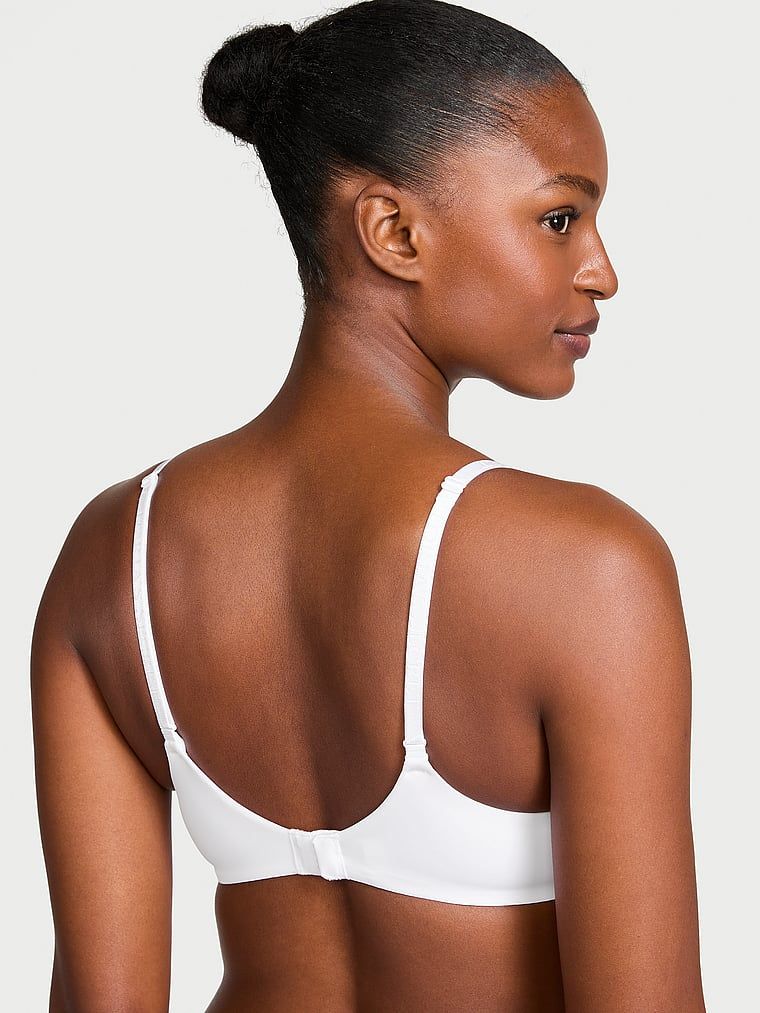 Perfect Shape Hladká push-up podprsenka. Produkt je bílý a pochází z kolekce triček.