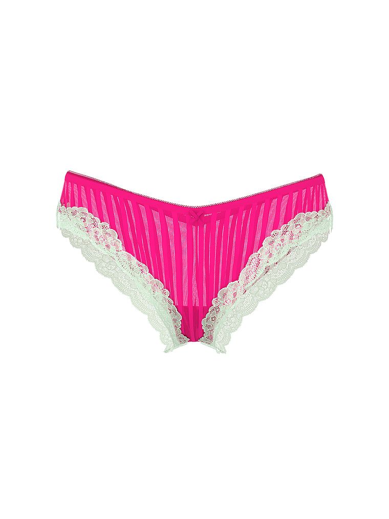 Provokujte Sheer Shimmer Cheeky kalhotky s vysokým výstřihem. Produkt je růžové barvy a pochází z kolekce Victoria's Secret.