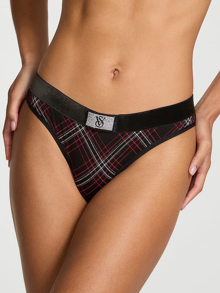 Bavlněná tanga s logem Shine Patch Velvet. Produkt je vzorovaný a pochází z kolekce Body by Victoria.