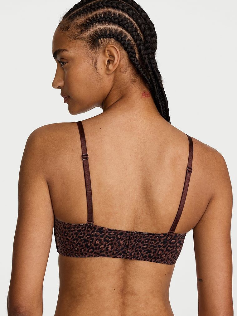 Sweetheart podprsenka bez ramínek a mírně vycpávaná podprsenka. Produkt je vzorovaný a pochází z kolekce Victoria's Secret Bar.