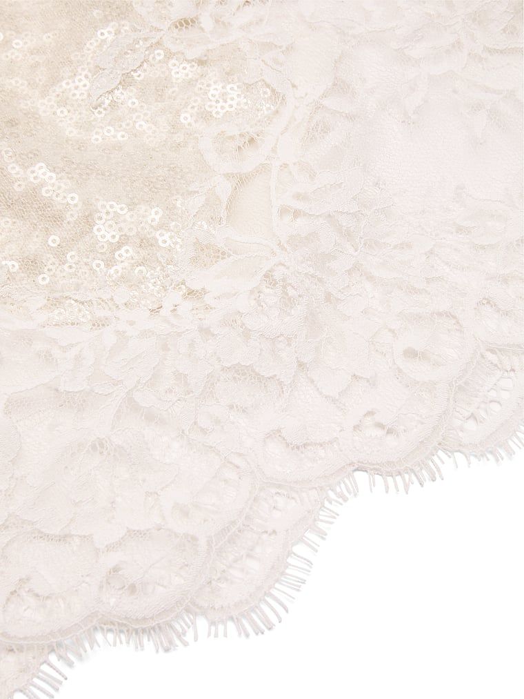 Připravená pro nevěstu – horní braletka a sukně Atelier Bridal. Produkt je vzorovaný a pochází z kolekce Dream Angels.