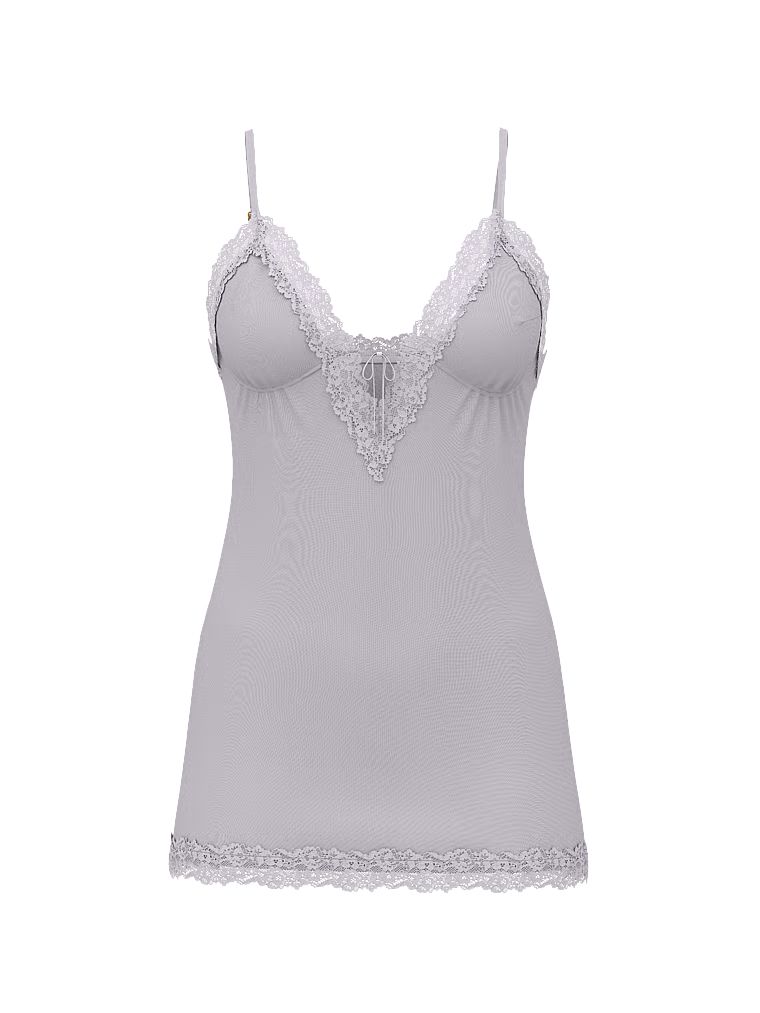 Noční košile vyrobená ze SoSoft modalu. Produkt je fialové barvy a pochází z kolekce Victoria's Secret.