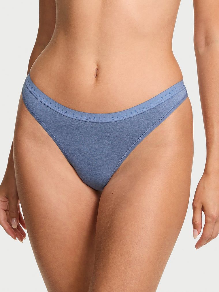 Bavlněná tanga s vysokými nohavicemi Scoop. Produkt je modrý a pochází z kolekce Victoria's Secret.
