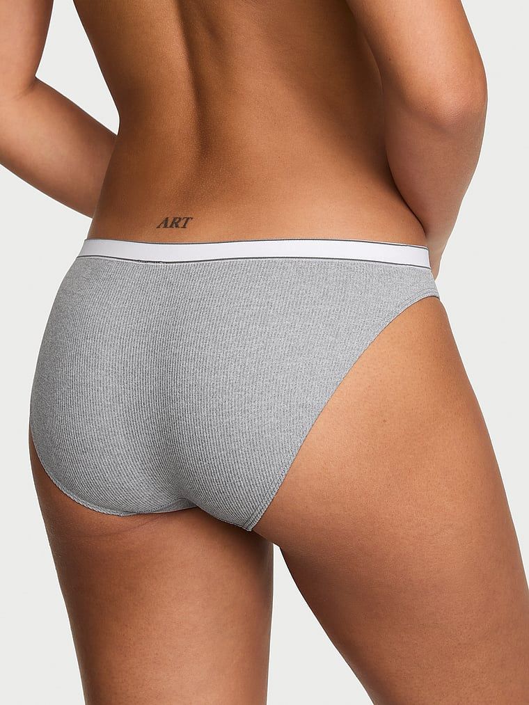 Žebrované kalhotky s logem Seamless Rib Bikini. Produkt má vzorovanou barvu a pochází z kolekce Seamless.