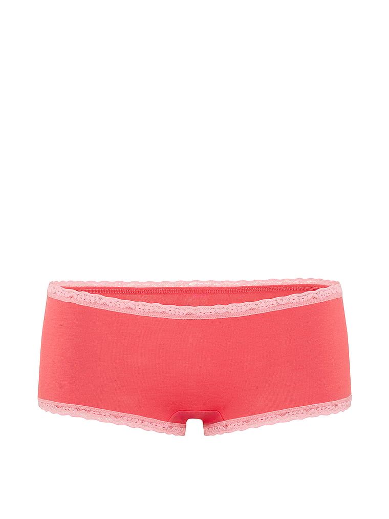 Bavlněné kraťasy s krajkou na okrajích, krajkové šortky s lemováním Boyshort. Produkt je červené barvy a pochází z kolekce Lace Trim.