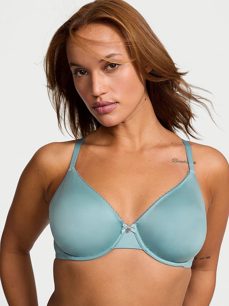Nevyztužená podprsenka Invisible Lift Smooth Demi. Produkt je modrý a pochází z kolekce Body by Victoria.