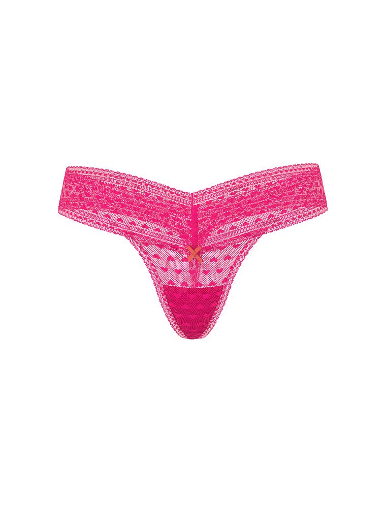 Síťované tanga s čipkou Heart Lace. Produkt je růžové barvy a pochází z kolekce Lacie.