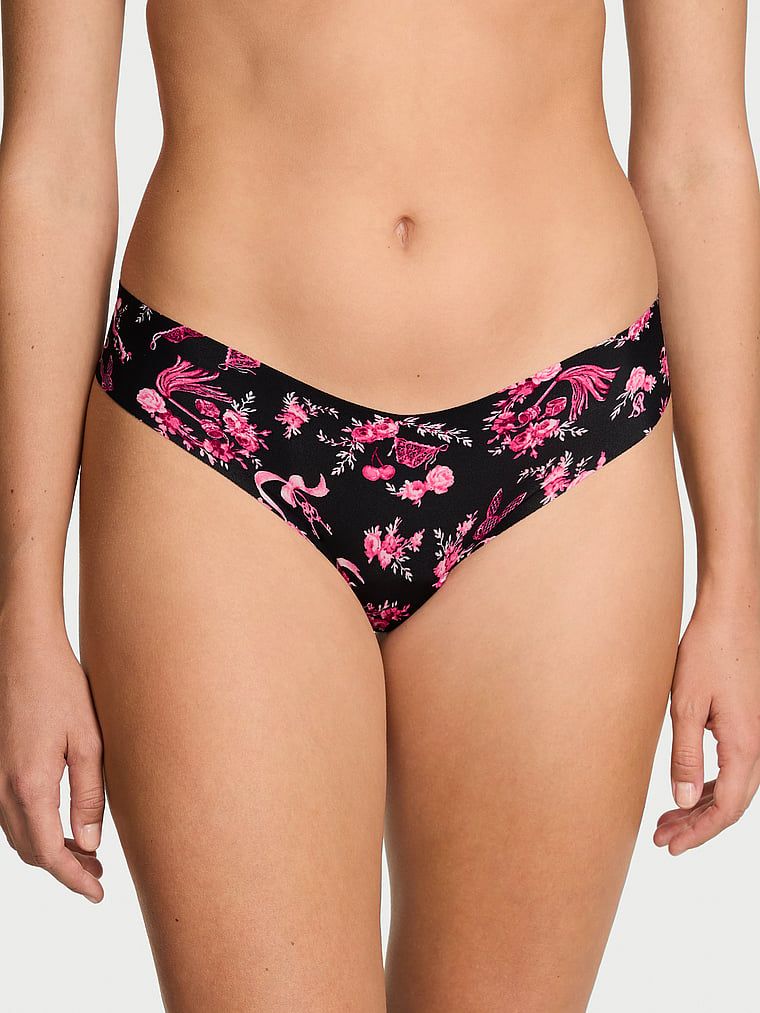 Tanga bez švů. Produkt je vzorovaný a pochází z kolekce No-Show.