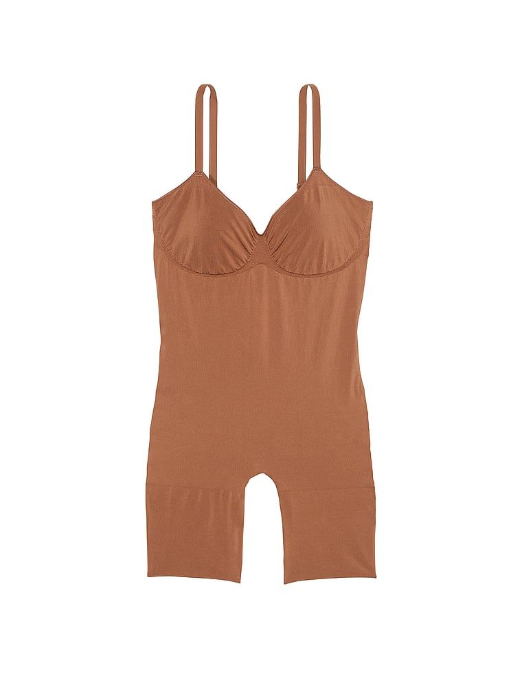 Tvarovací overal Shapewear od Victoria s kraťasy. Výrobek je hnědý a pochází z kolekce Victoria's Secret.