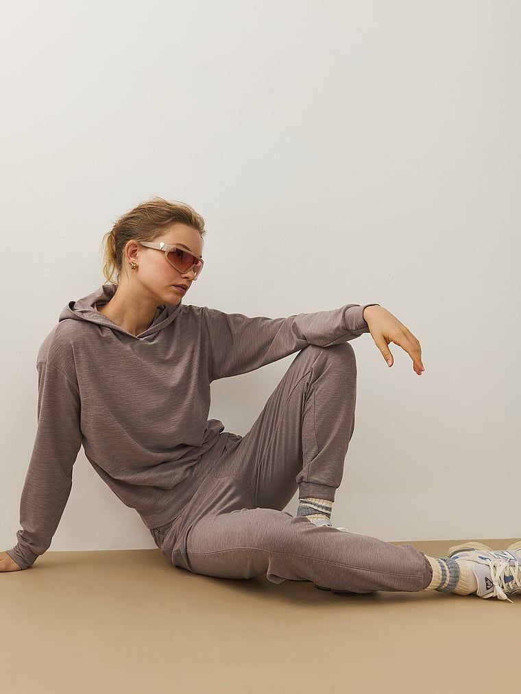 VSX LUXMarl s kapucí. Produkt je vzorovaný a pochází z kolekce VSX.