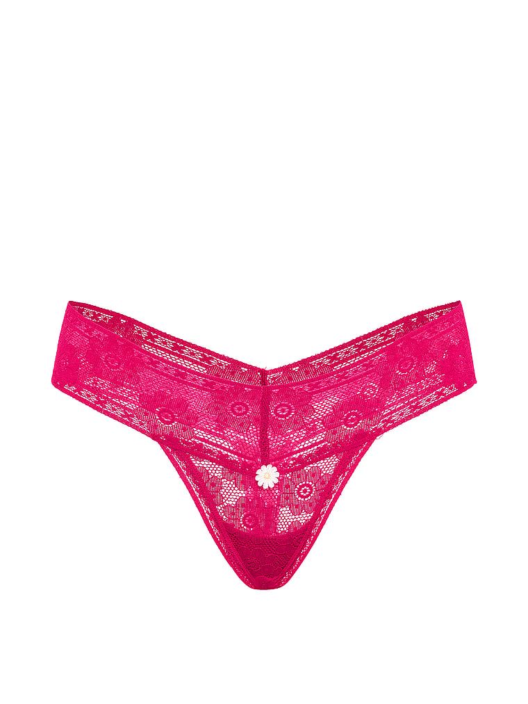 Tanga s krajkou Lace. Produkt je růžové barvy a pochází z kolekce Lacie.