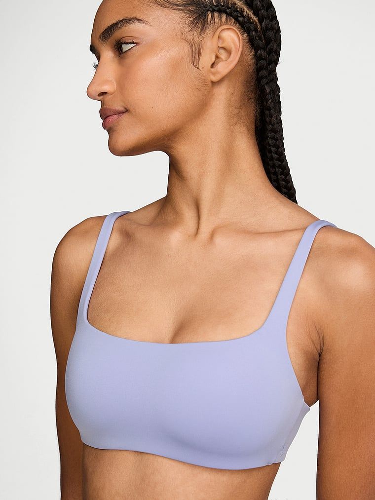 Luxe Contour Scoop mírně polstrovaná podprsenka. Produkt je fialové barvy a pochází z kolekce Body by Victoria.