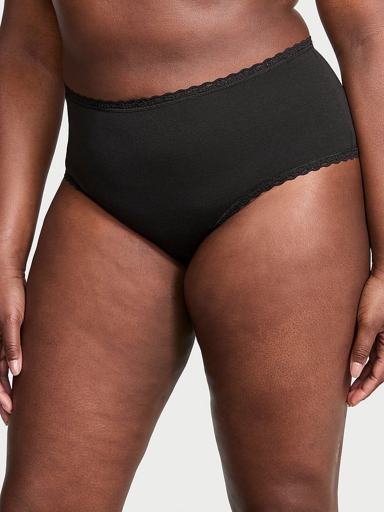 Bavlněné kalhotky s krajkou na okrajích Lace-Waist Cheeky. Produkt je černý a pochází z kolekce Lacie.