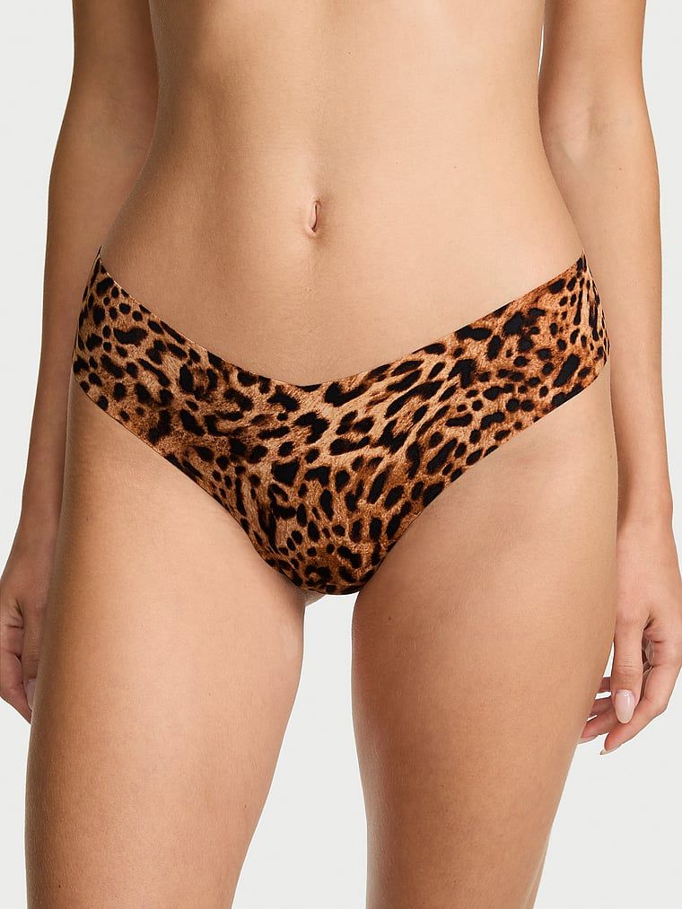 Tanga bez švů. Produkt je vzorovaný a pochází z kolekce No-Show.