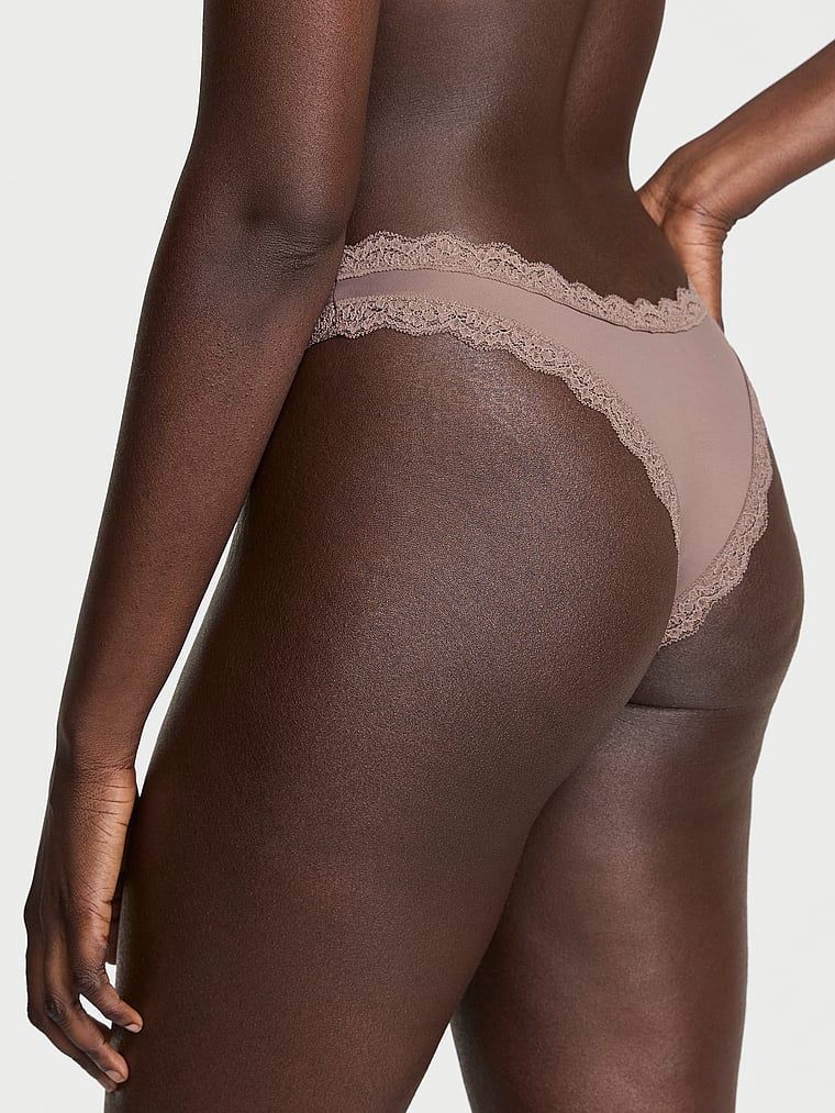 Brazilské kalhotky s krajkou Lace Trim Brazilian. Produkt je šedý a pochází z kolekce Dream Angels.