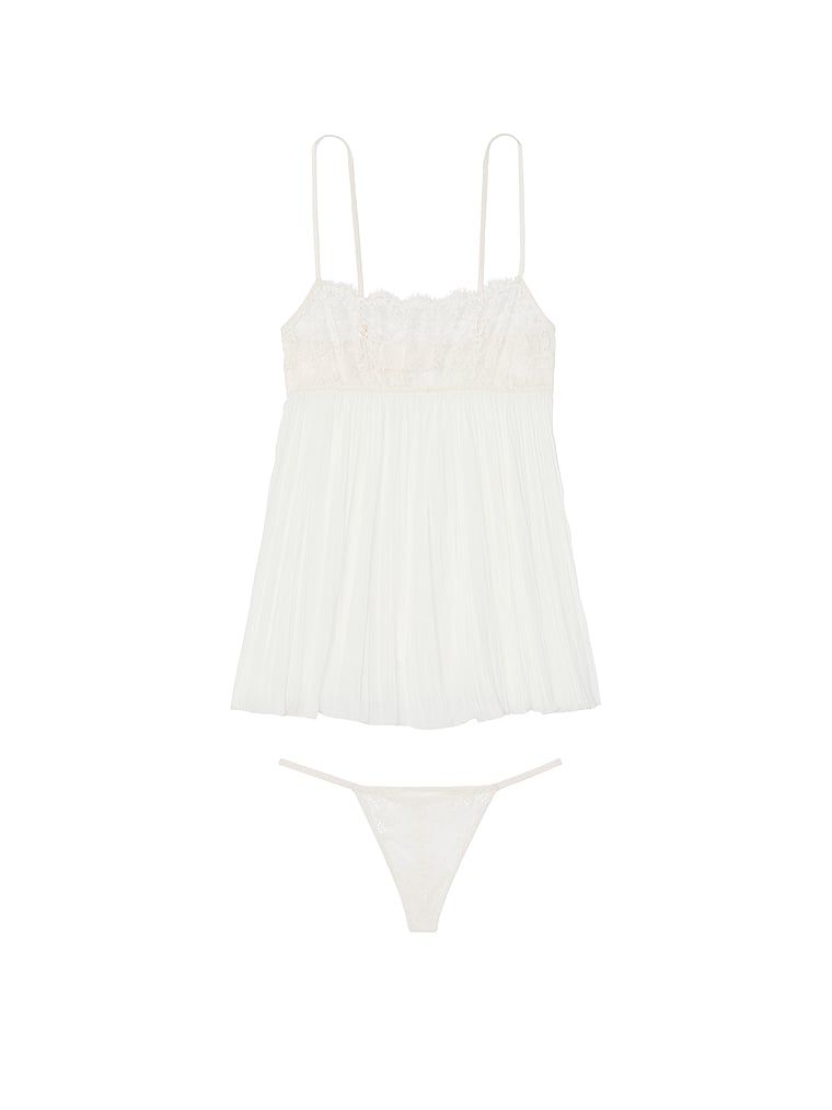 Dream Lace Pliated Babydoll spodnička a tanga. Produkt je bílý a pochází z kolekce Dream Angels.