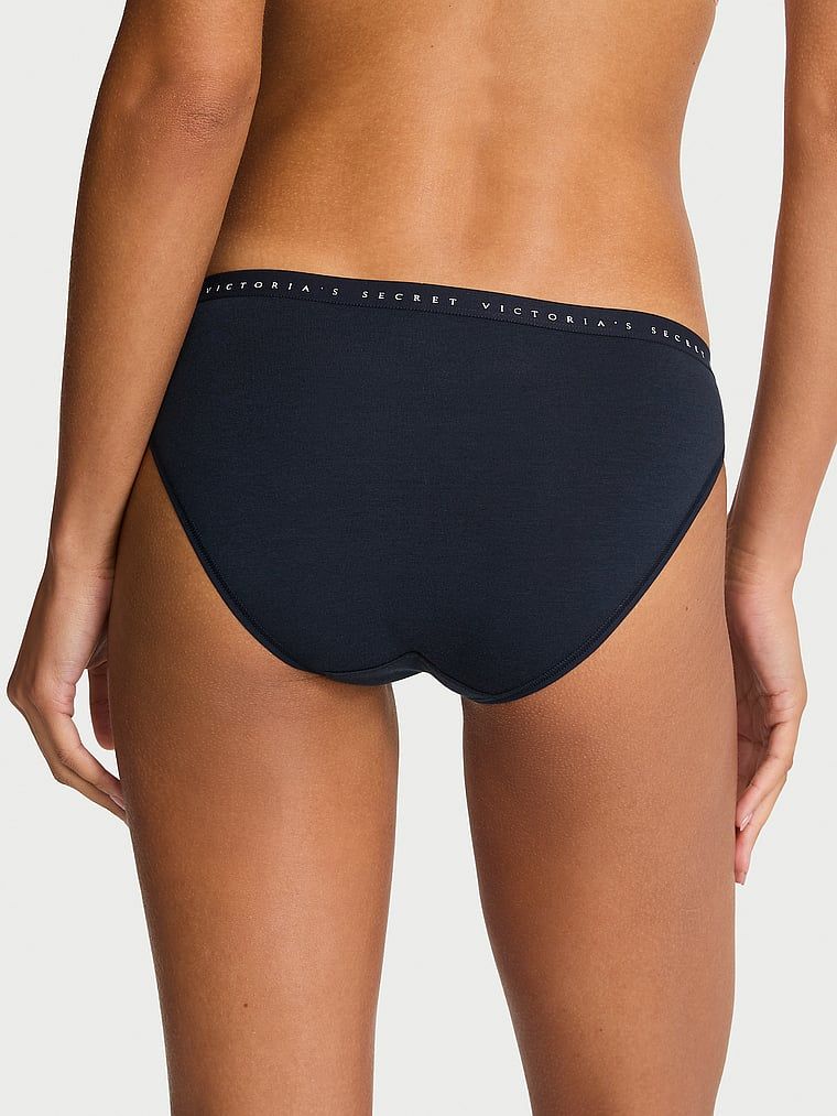 Bavlněné kalhotky v bikinách. Produkt je modré barvy a pochází z kolekce Victoria's Secret.