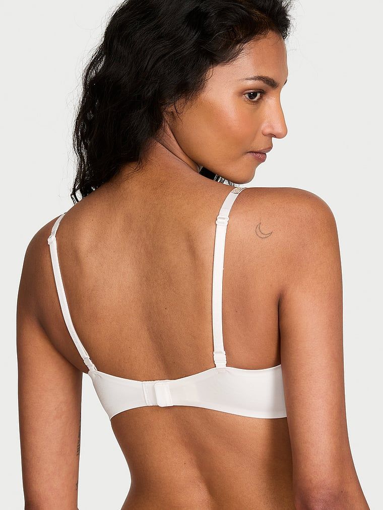 Push-up zvětšující podprsenka 2 velikosti Bombshell Gradient Shine Strap. Produkt je bílé barvy a pochází z kolekce Very Sexy.