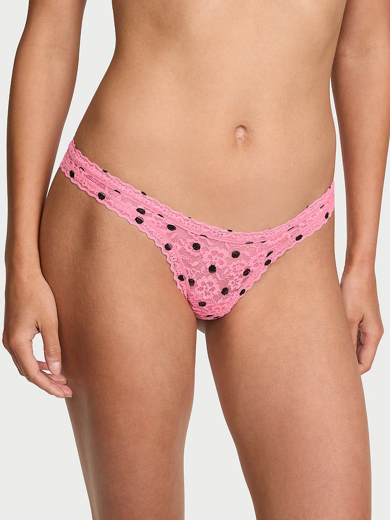 Ultra-Mini Scoop krajkové tanga. Produkt má barevný potisk a pochází z kolekce Lacie.