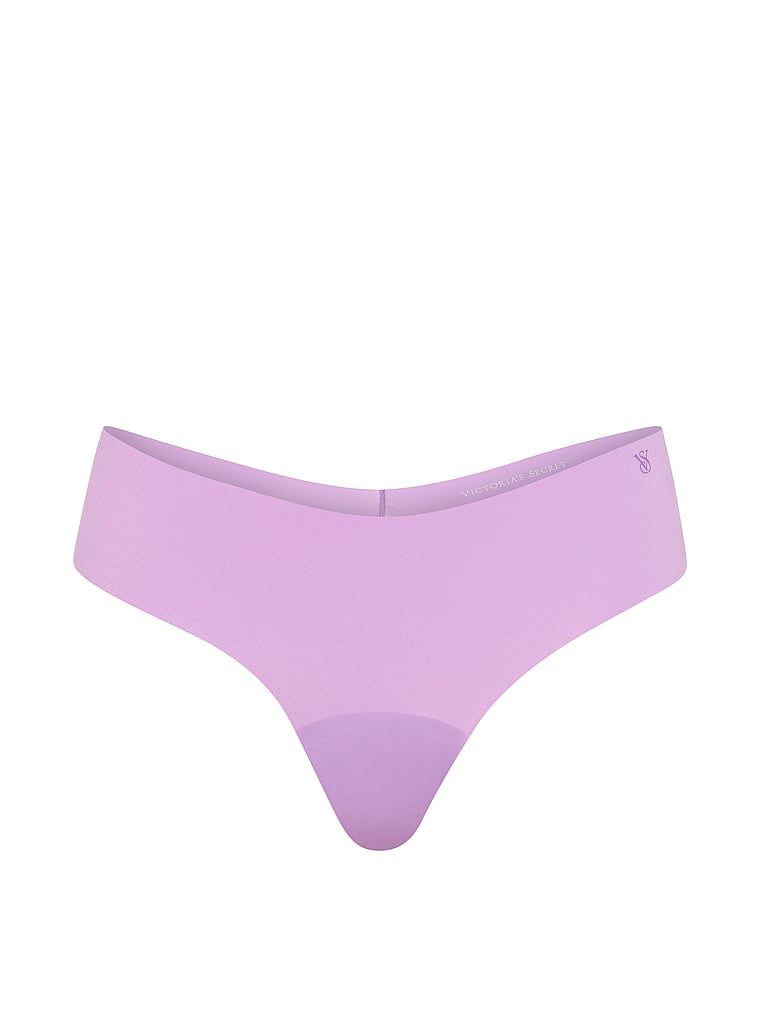 Tanga bez švu bez viditelnosti. Produkt je fialové barvy a pochází z kolekce No-Show.