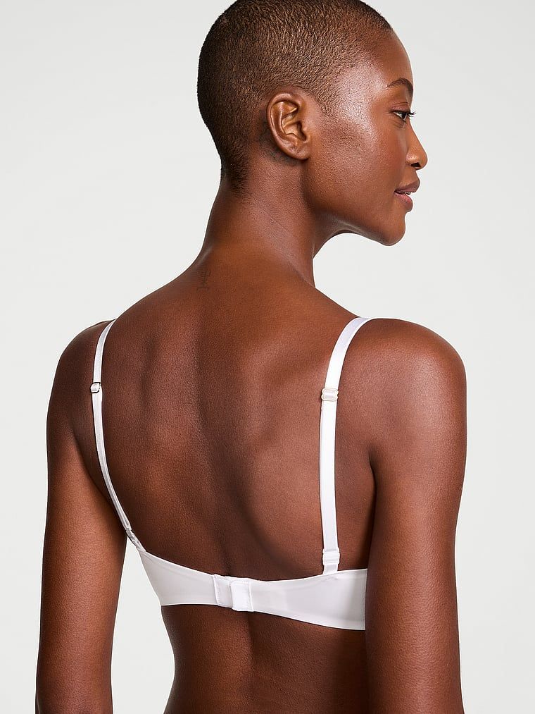 Push-up podprsenka se 2 velikostmi Bombshell. Produkt je bílý a pochází z kolekce Very Sexy.