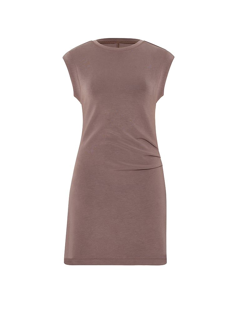 Mini šaty Featherweight Knit VSX. Produkt je šedobarevný a pochází z kolekce VSX.