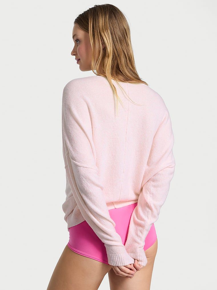 Pletená mikina s širokým výstřihem Letní úplet. Produkt je růžový a pochází z kolekce Victoria's Secret.