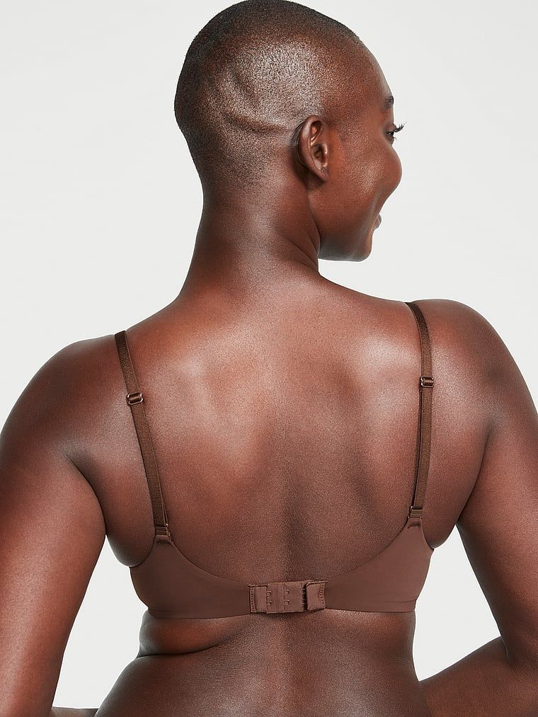 Perfect Shape Hladká push-up podprsenka. Produkt je hnědý a pochází z kolekce triček.