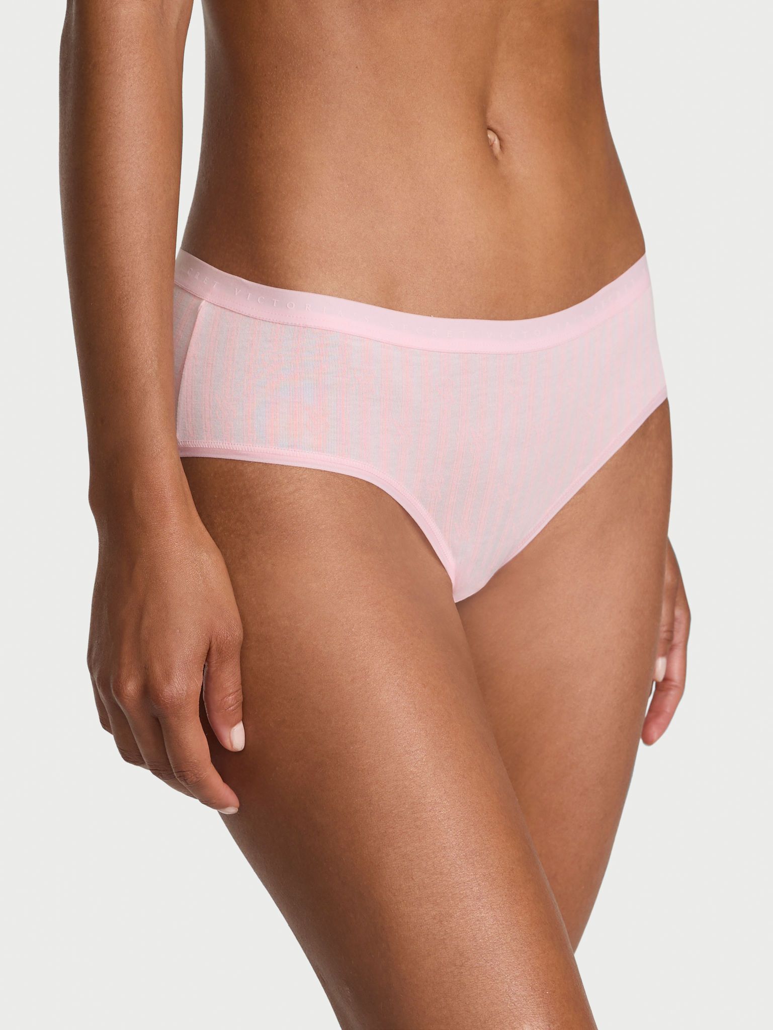 Bavlněné kalhotky Hiphugger. Produkt je vzorovaný a pochází z kolekce Victoria's Secret.