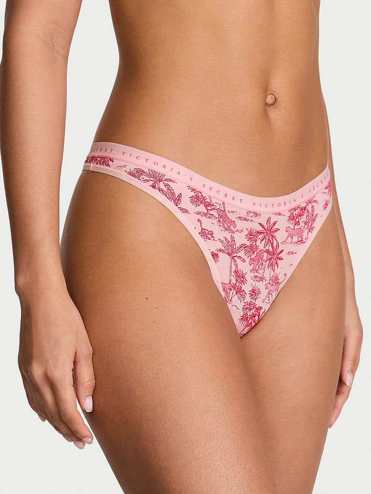 Bavlněné tanga s vysokými nohavičkami. Produkt je vzorovaný a pochází z kolekce Victoria's Secret.