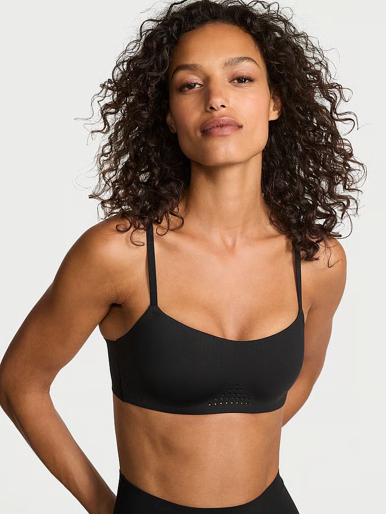 VSX Sportovní podprsenka z péřové váhy z balkonetky. Produkt je černý a pochází z kolekce VSX.