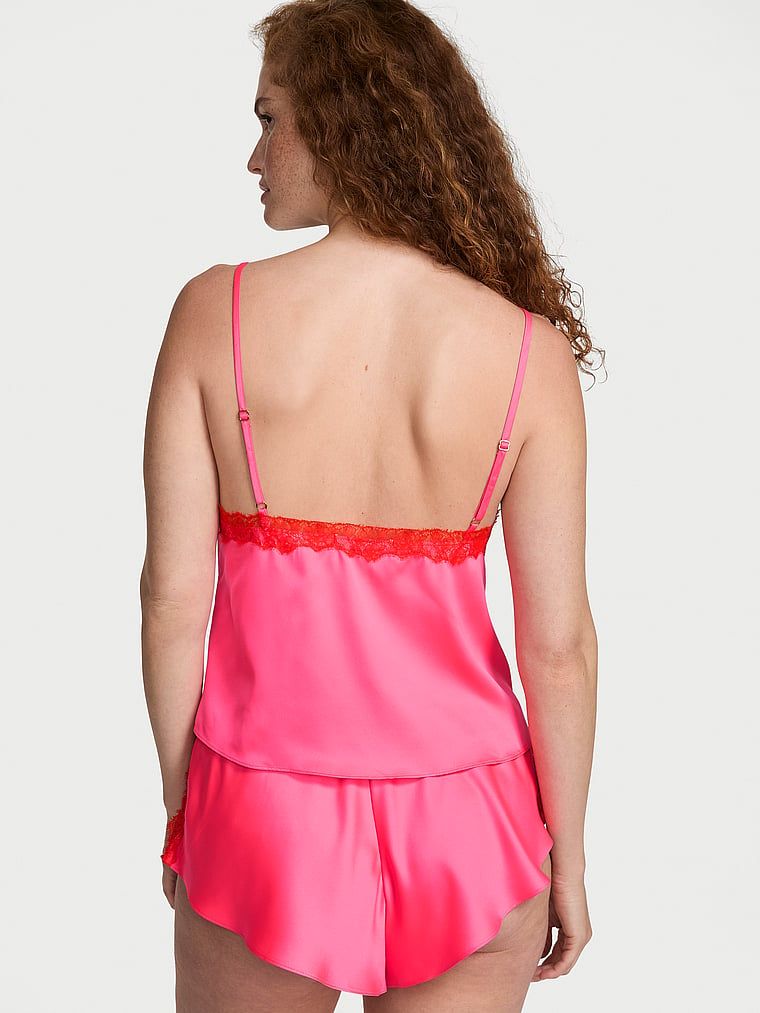 Sada krajek na spaní Satin Rose s krajkou na lemování. Produkt je růžové barvy a pochází z kolekce Very Sexy.