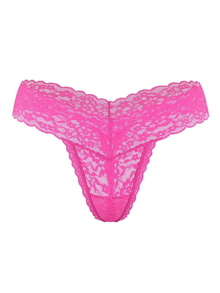 Krajková krajková tanga. Produkt je růžové barvy a pochází z kolekce Lacie.