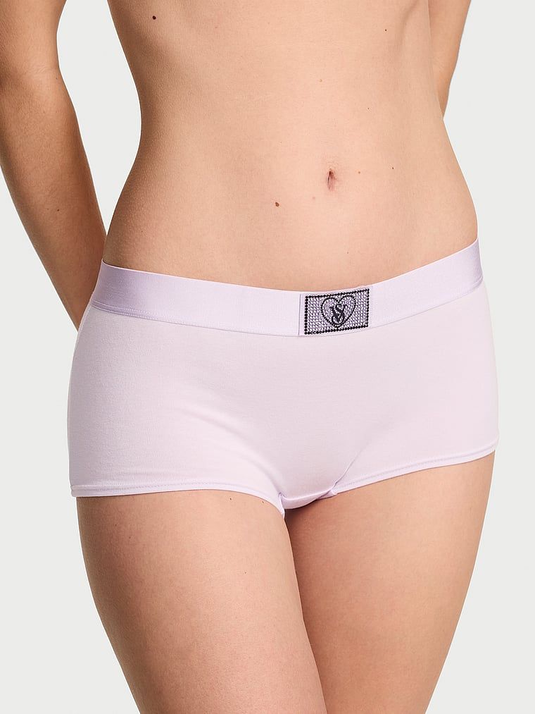 Bavlněné šortky s lesklým logem Boyshort Heart Shine Patch. Produkt je fialové barvy a pochází z kolekce Cotton.