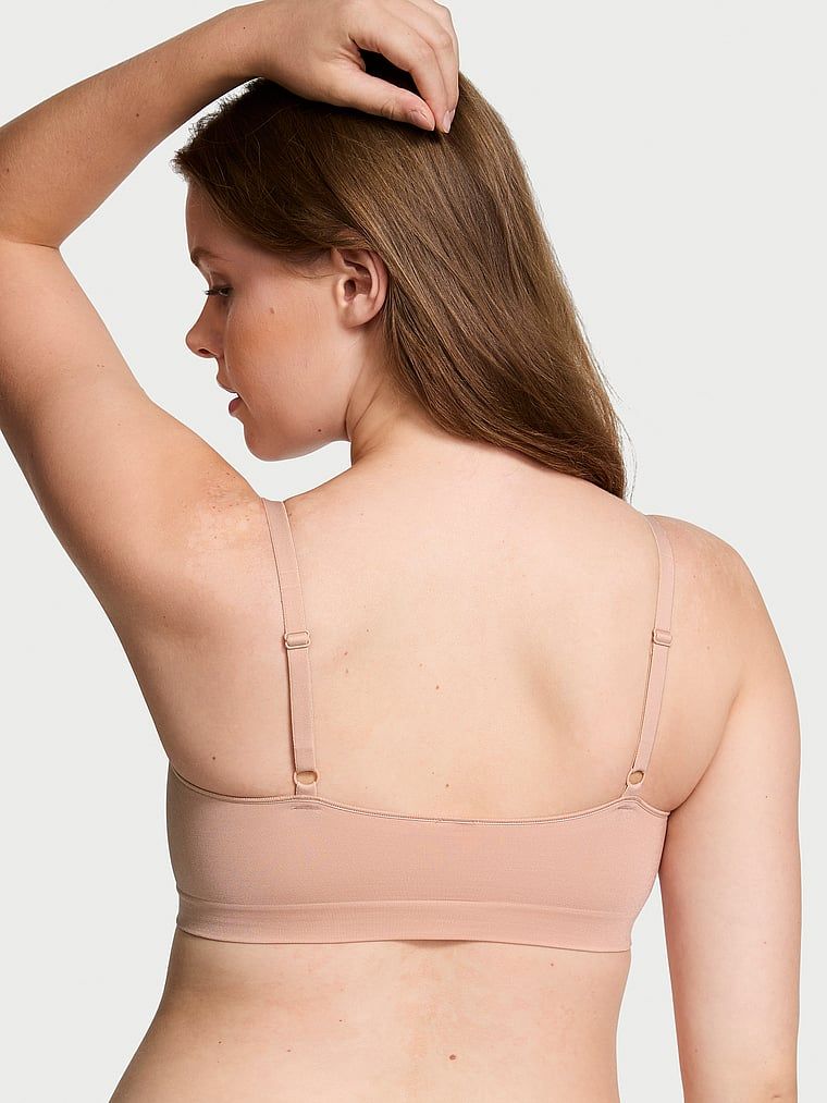 Tvarovací prádlo od Victoria tvarující bralette. Produkt je béžový a pochází z kolekce Victoria's Secret.