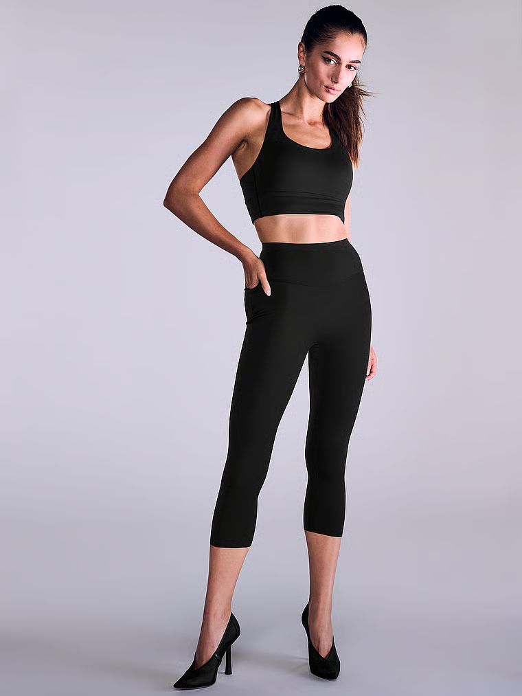 Legíny VSX Elevate Capri. Produkt je černý a pochází z kolekce VSX.